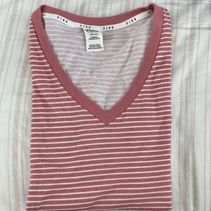 VS pink v neck tee